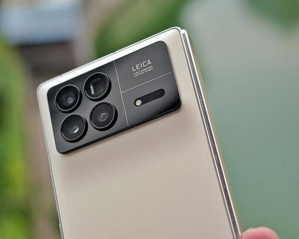 Флагманские модели Xiaomi будут оснащены нейросетью Google Gemini