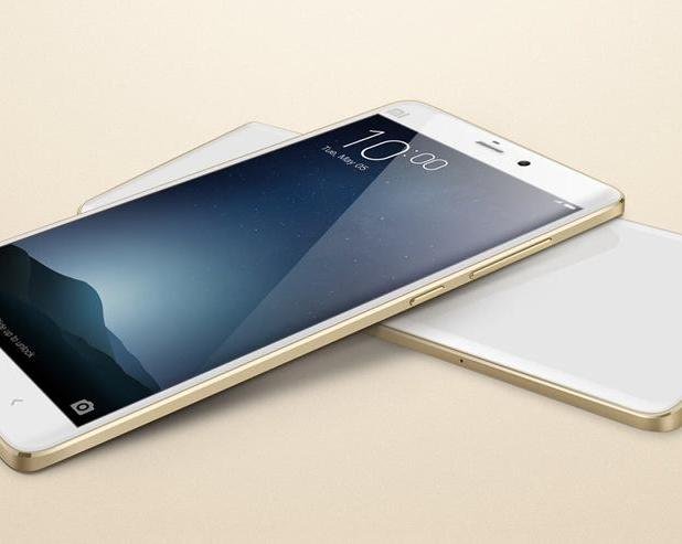 Десять лет назад Xiaomi представила первые смартфоны Mi Note. Почему эта серия в итоге не прижилась