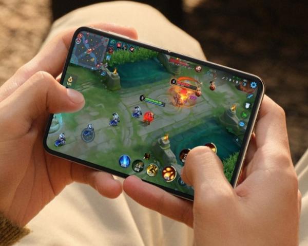 Экран 16:10 и четыре камеры: представлен смартфон Huawei Pura X